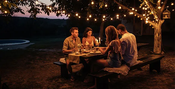 the-ultimate-christmas-bucket-list-8-ideas-for-holiday-mid-content-2